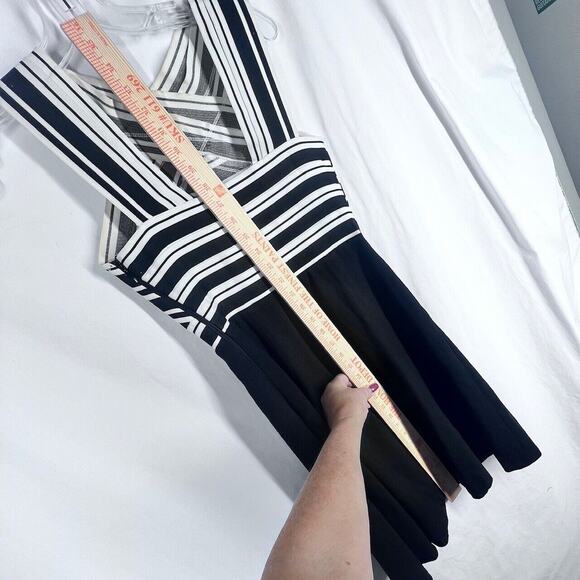 Maeve Anthropologie Womens Dress Size 0 Black Crosswise Sleeveless Flare Bandage - Picture 13 of 13